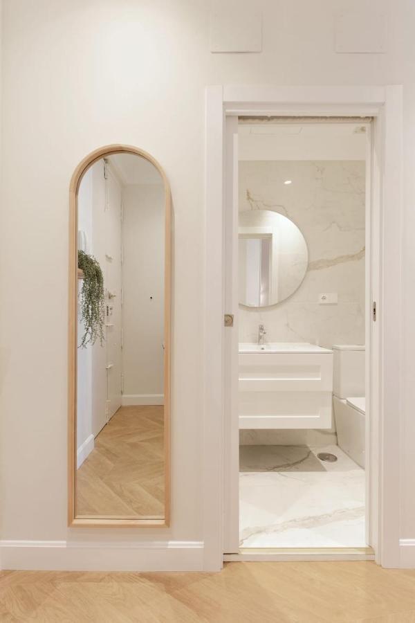 Deluxe Apartment Near Gran Via Madrid Extérieur photo